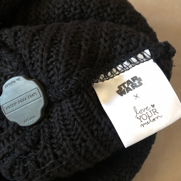 Love Your Melon Star Wars Mandalorian Baby Yoda Black Pom Beanie Knit Hat - Picture 6 of 8